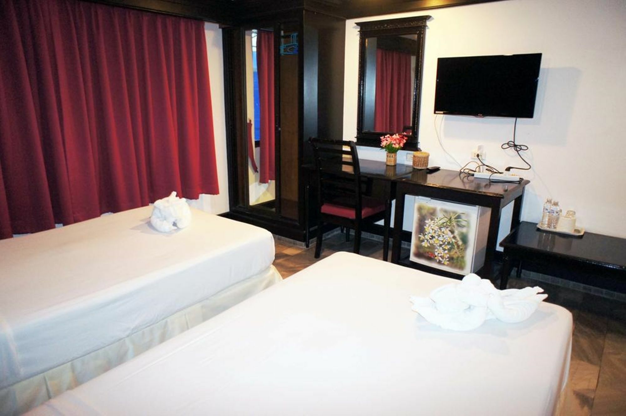 Patong Holiday Dream Hotel Exterior photo
